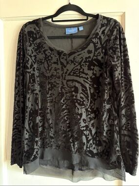 Simply Vera Black Burnout Velvet Long Sleeve Top